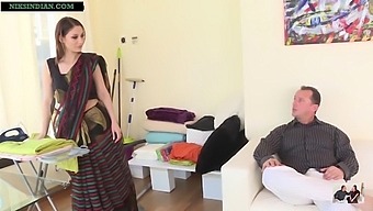 Mature Indian Milf Saree Gets Her Big Ass Pounded