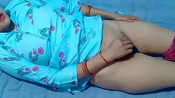 Satisfy Your Cravings For Indian Bhabhi Pussy Licking In This Homemade Video