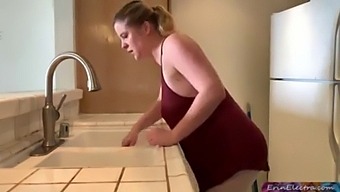 Teen And Mature Step Mom Share The Kitchen