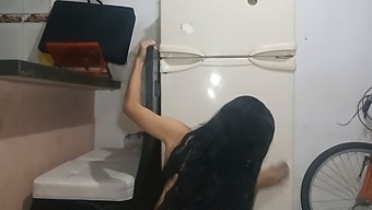 Young Stepsister Seeks Out Big Cock For Oral Pleasure - Spanish Teen Video